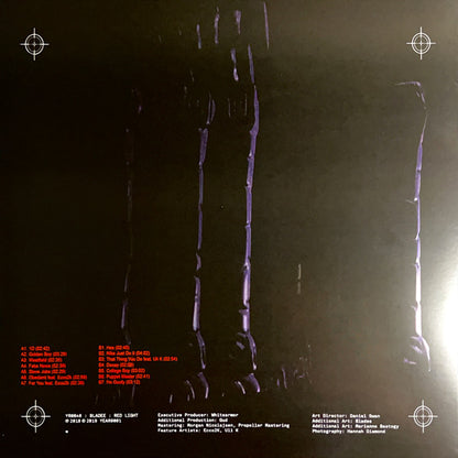 Bladee "Red Light" (farvet)